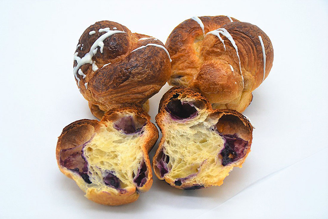 AMASARTE_Cruffin-de-arandanos.jpg