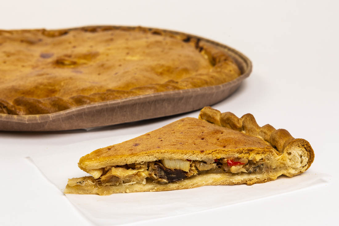 Empanada-bacalao-con-pasas.jpg